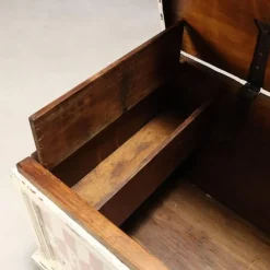 Pamono Lacquered Walnut Chest, 18th Century><noscript><img width=