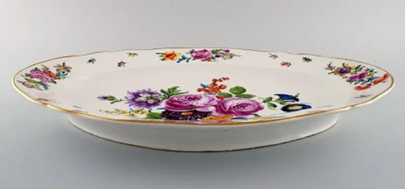 Pamono Large Antique Dish in Hand-Painted Porcelain with Floral Motifs from KPM, Berlin> Serving Dishes