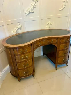 Pamono Large Antique Edwardian Inlaid Mahogany Freestanding Kidney Shaped Desk, 1900s> Desks