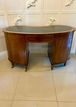 Pamono Large Antique Edwardian Inlaid Mahogany Freestanding Kidney Shaped Desk, 1900s><noscript><img width=