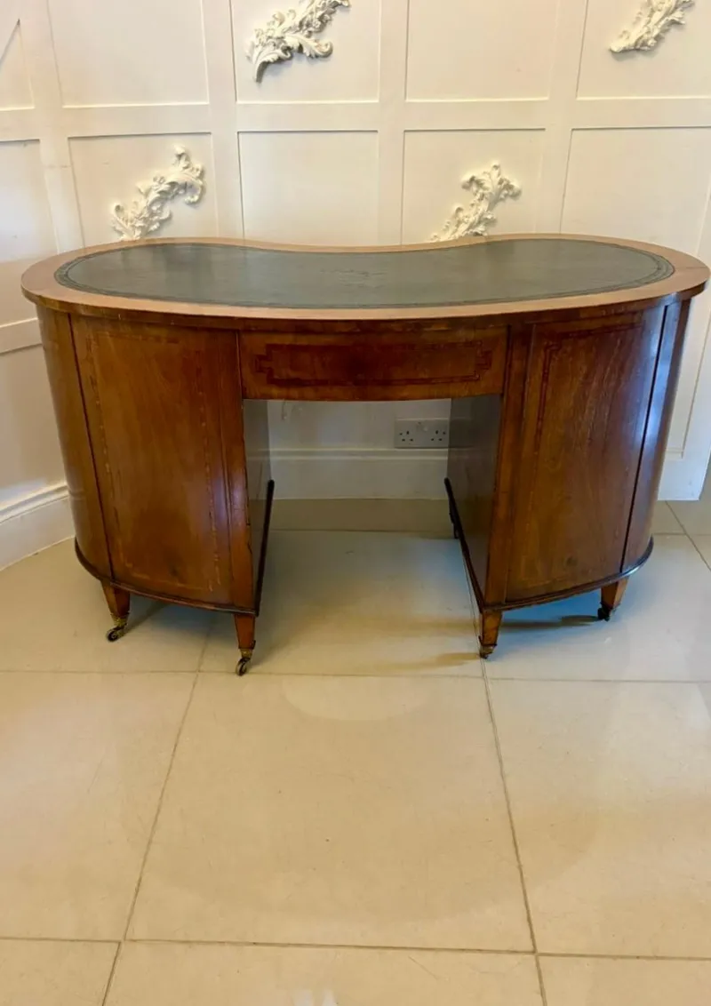 Pamono Large Antique Edwardian Inlaid Mahogany Freestanding Kidney Shaped Desk, 1900s> Desks
