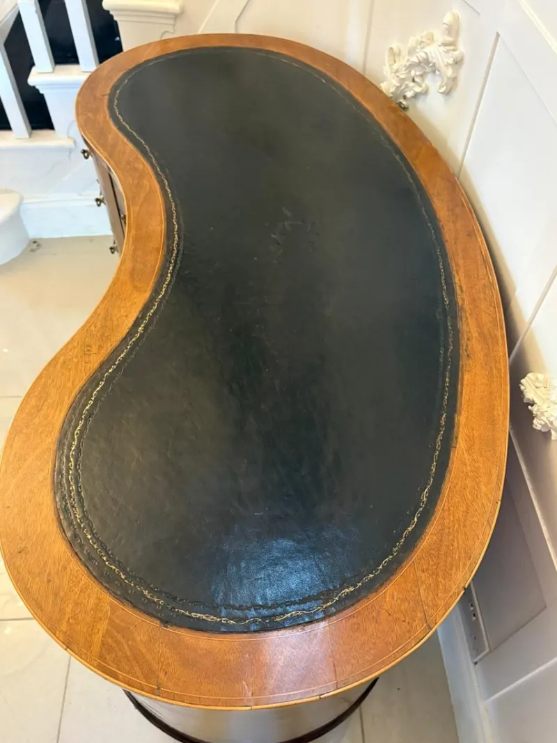 Pamono Large Antique Edwardian Inlaid Mahogany Freestanding Kidney Shaped Desk, 1900s> Desks