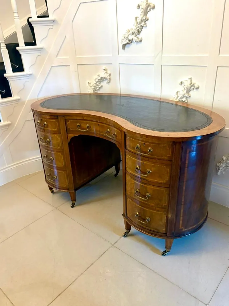 Pamono Large Antique Edwardian Inlaid Mahogany Freestanding Kidney Shaped Desk, 1900s> Desks