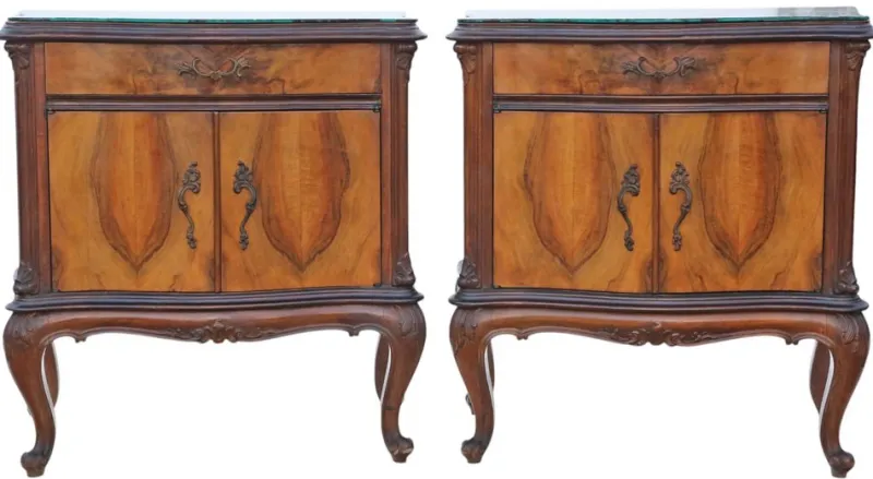 Pamono Large Antique Figured Walnut Bedside Tables, 1925, Set of 2> Nightstands