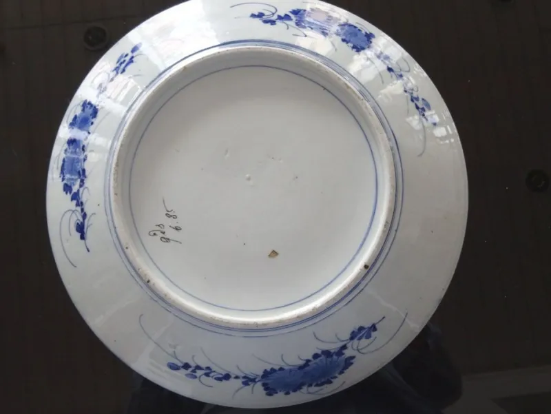 Pamono Large Antique Japanese Blue and White Porcelain Plate, 1800s> Serving Dishes