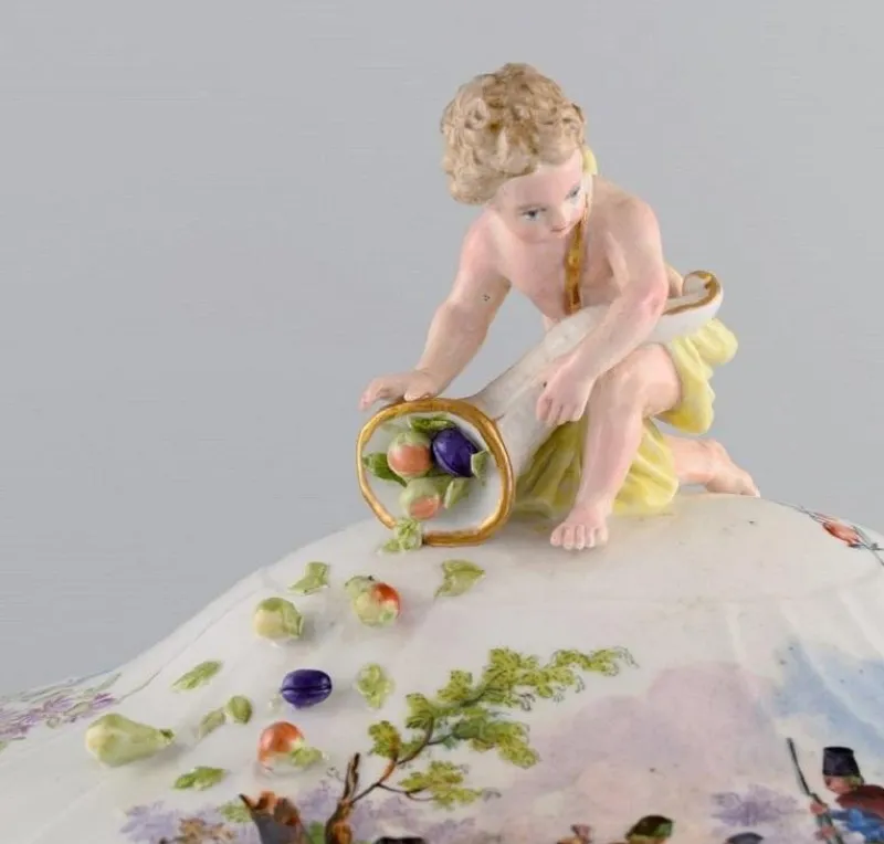 Clearance Pamono Large Antique Lidded Tureen in Hand-Painted Porcelain from Meissen