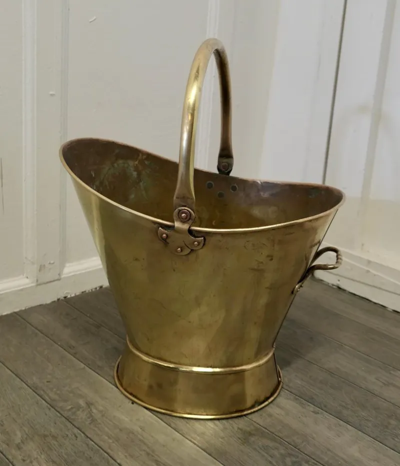 Pamono Large Art Nouveau Brass Helmet Coal Scuttle, 1880> Fireplaces And Mantels