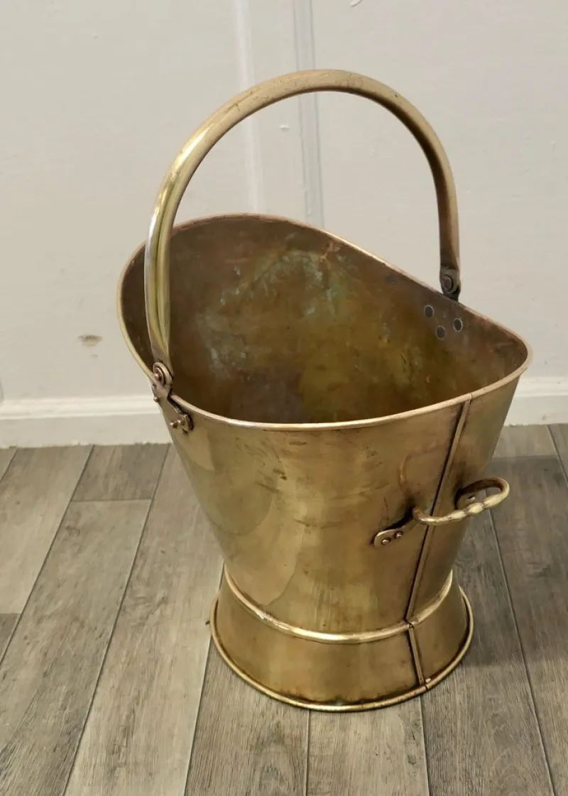 Pamono Large Art Nouveau Brass Helmet Coal Scuttle, 1880> Fireplaces And Mantels