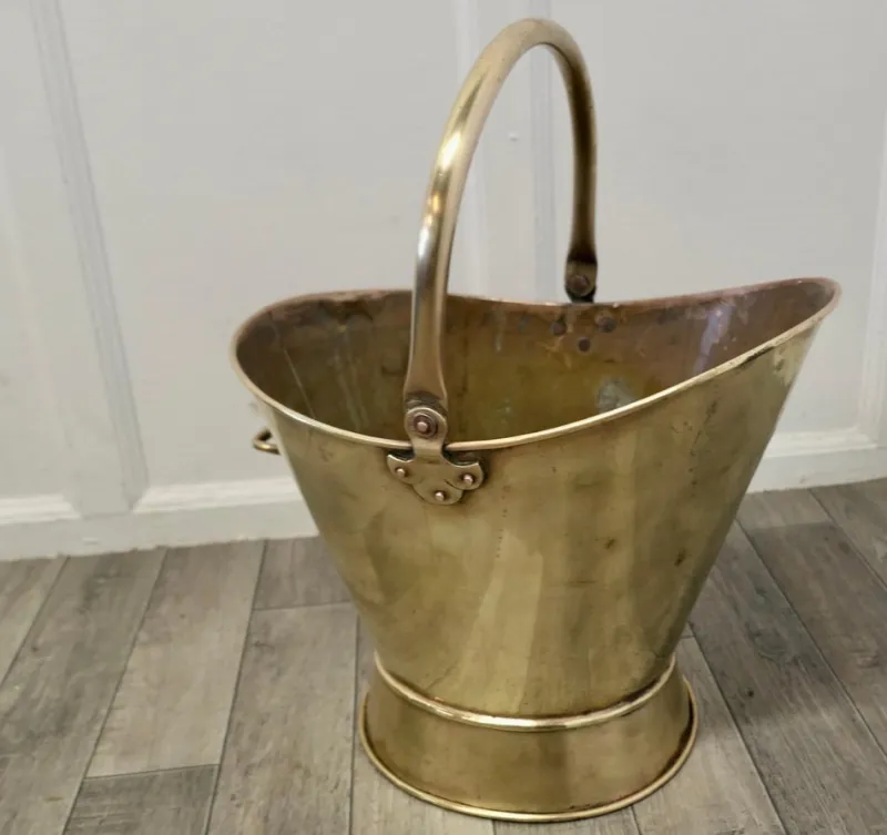 Pamono Large Art Nouveau Brass Helmet Coal Scuttle, 1880> Fireplaces And Mantels