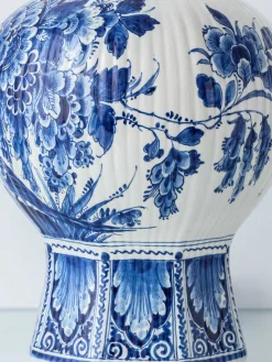 Pamono Large Blue and White Hand-Painted Table Lamp with New Terracotta Silk Lampshade from Royal Delft, 1948><noscript><img width=