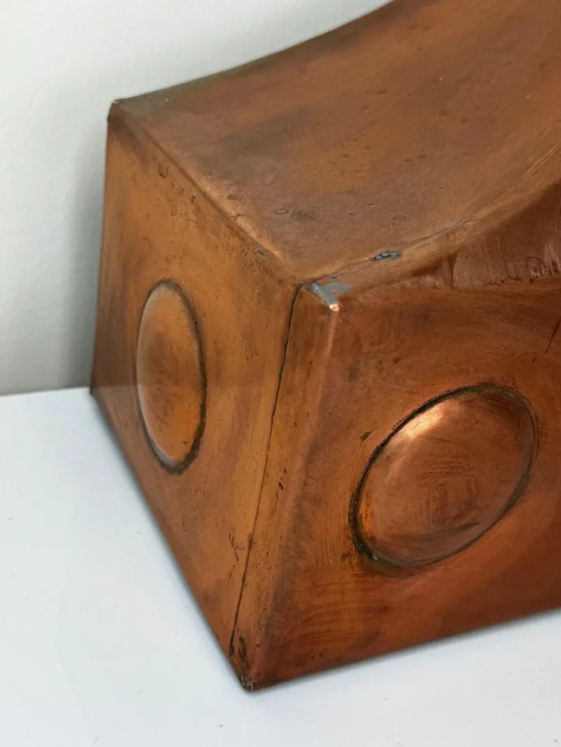 Pamono Large British Georgian Style Curved Copper Fireplace Hood with Wall Hanging Mount, 1970s> Fireplaces And Mantels