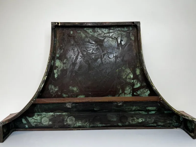 Pamono Large British Georgian Style Curved Copper Fireplace Hood with Wall Hanging Mount, 1970s> Fireplaces And Mantels