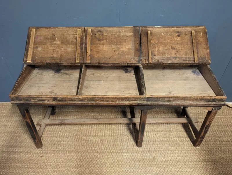 Pamono Large Bureau in Pinewood> Secretaires