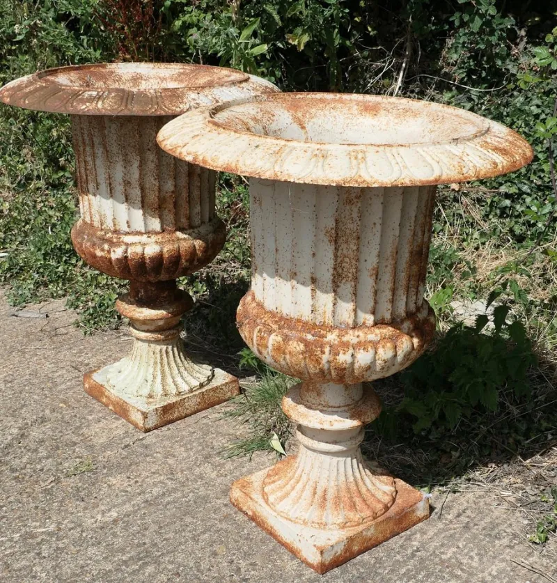 Pamono Large Cast Iron Garden Planters, 1900s, Set of 2> Garden Accessories