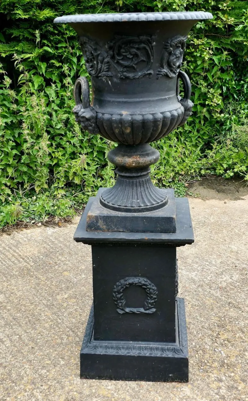 Pamono Large Cast Iron Urn, 1920> Garden Accessories