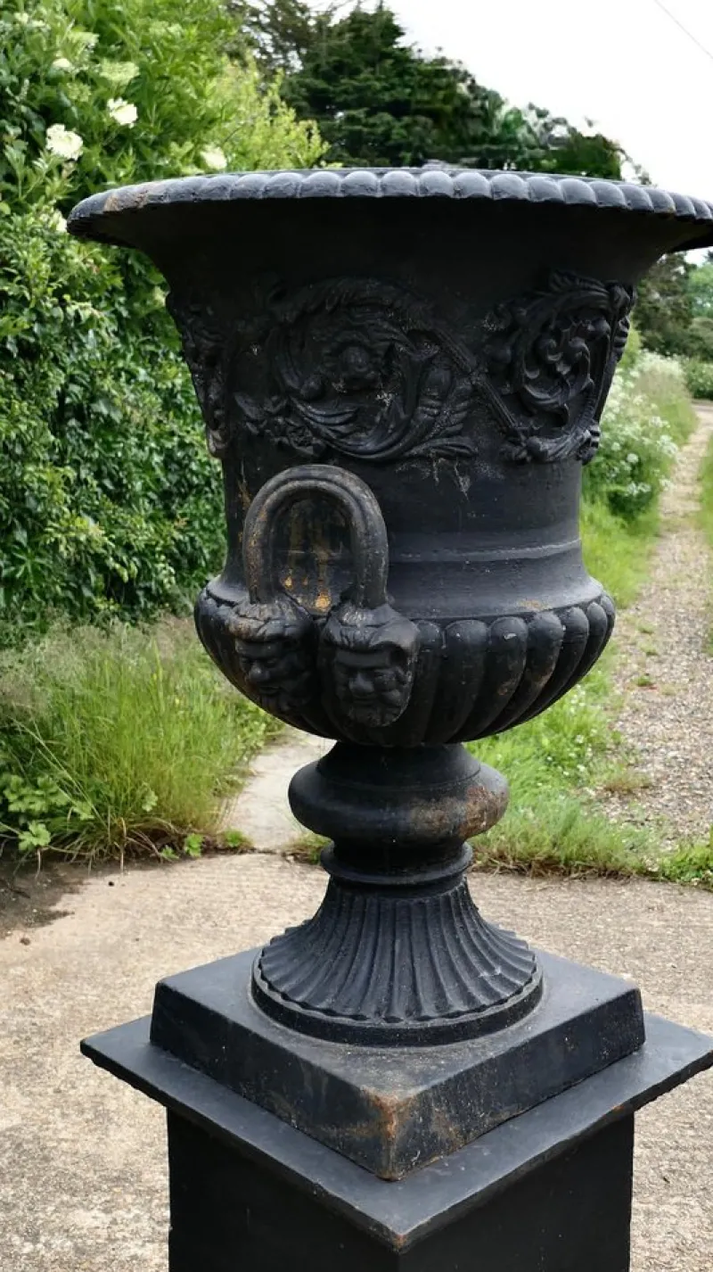 Pamono Large Cast Iron Urn, 1920> Garden Accessories