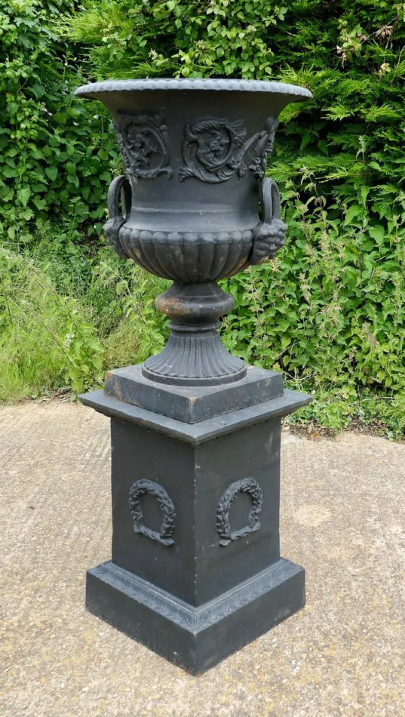 Pamono Large Cast Iron Urn, 1920> Garden Accessories