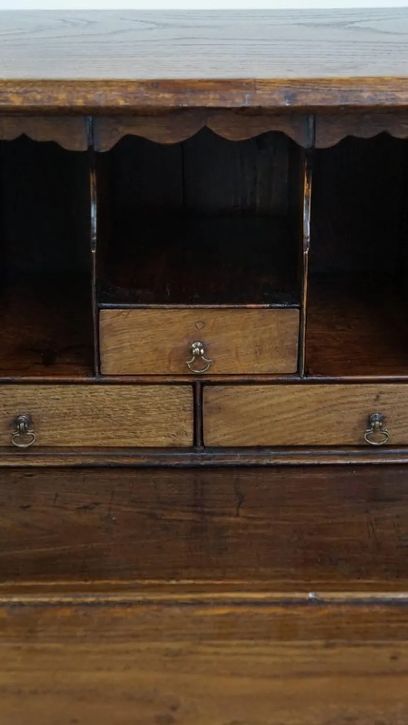Discount Pamono Large Early 19th Century English Oak Secretary with a Stepped Interior and Working Locks