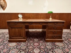 Sale Pamono Large English Desk in Oak
