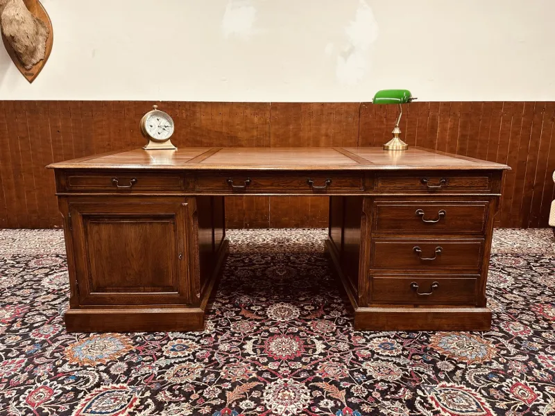 Sale Pamono Large English Desk in Oak