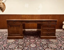 Sale Pamono Large English Desk in Oak