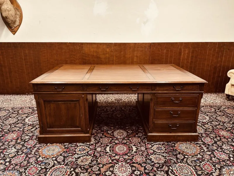 Sale Pamono Large English Desk in Oak