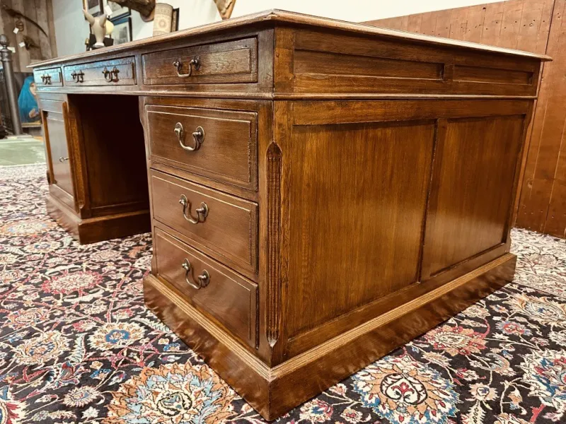 Sale Pamono Large English Desk in Oak