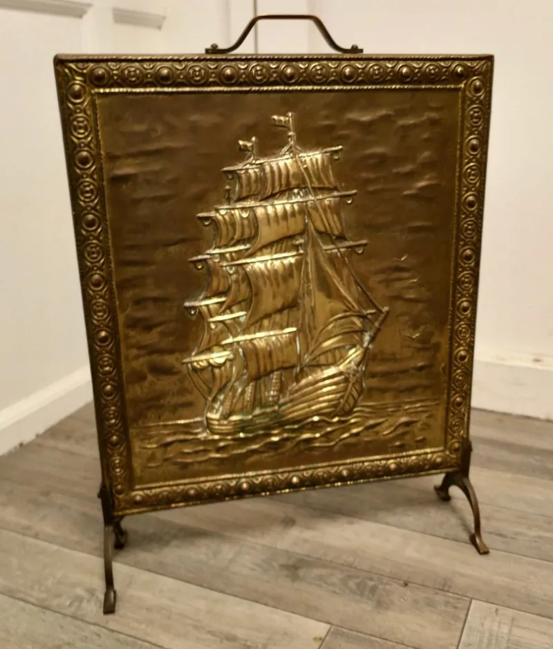 Outlet Pamono Large Fire Screen in Brass, 1920