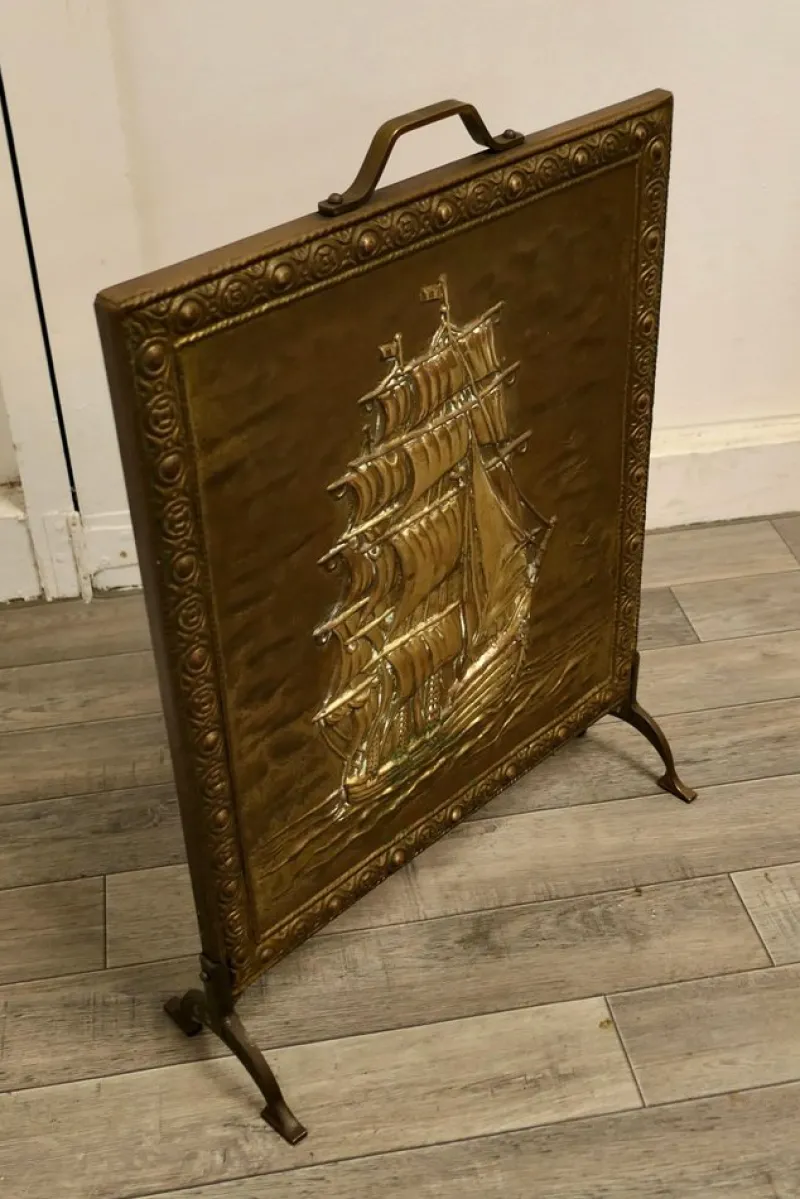Outlet Pamono Large Fire Screen in Brass, 1920