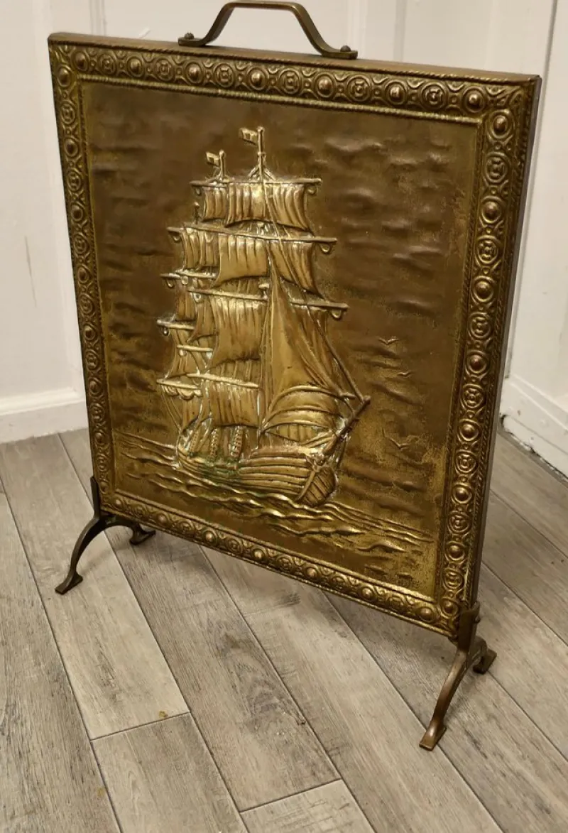 Outlet Pamono Large Fire Screen in Brass, 1920