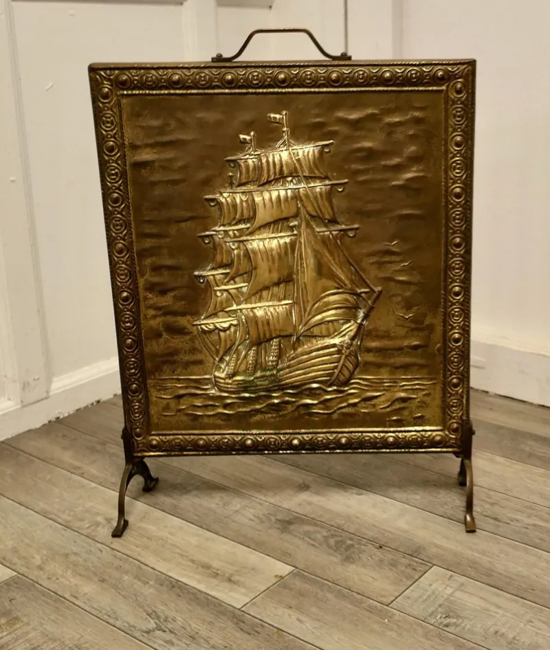 Outlet Pamono Large Fire Screen in Brass, 1920