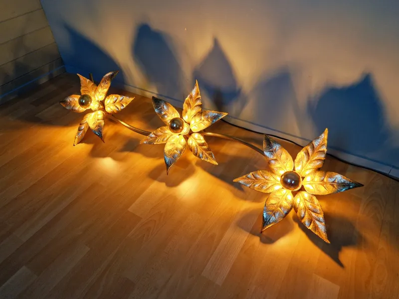Pamono Large Floral Wall Light attributed to Willy Daro for Massive, Belgium, 1970s> Wall Lights & Sconces