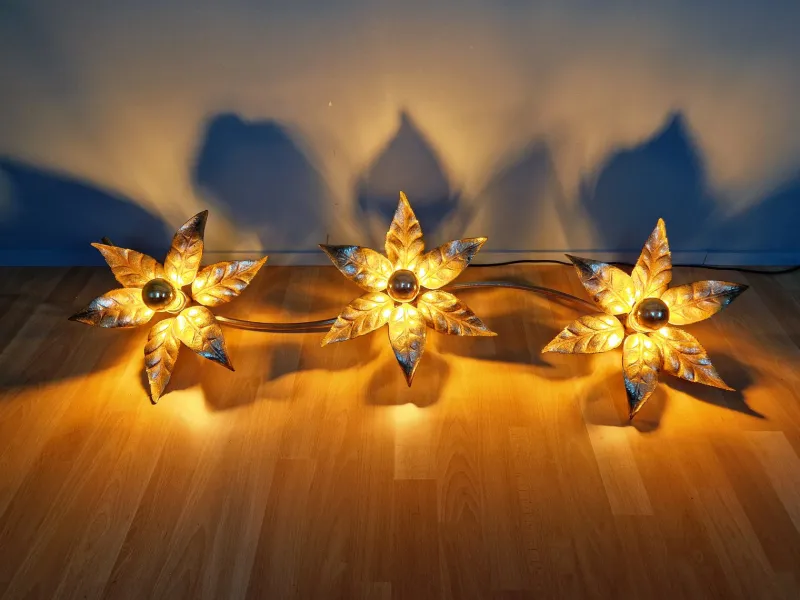 Pamono Large Floral Wall Light attributed to Willy Daro for Massive, Belgium, 1970s> Wall Lights & Sconces