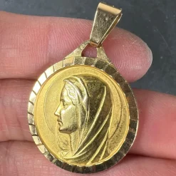 Pamono Large French 18 Karat Yellow Gold Virgin Mary Charm Pendant Medal, 1960s><noscript><img width=