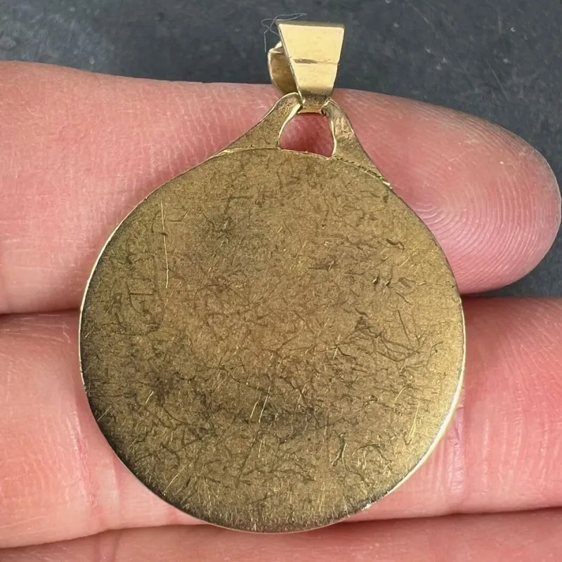 Pamono Large French 18 Karat Yellow Gold Virgin Mary Charm Pendant Medal, 1960s> Necklaces