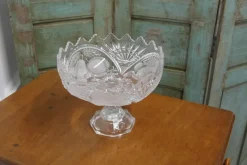 Pamono Large French Tazza Etched Cristal Pedestal Fruit Dish, 1960s> Serving Dishes