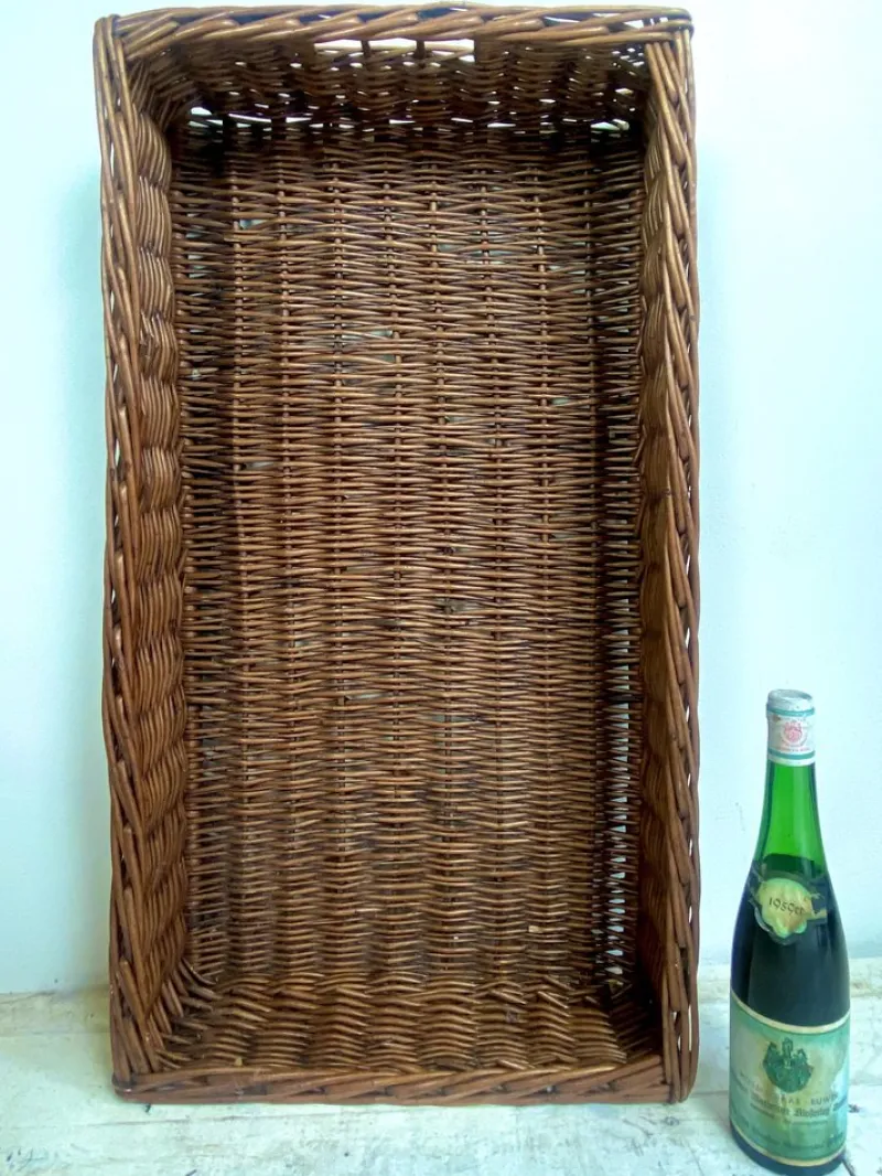 Pamono Large French Wicker Bakery Basket, 1950s> Trunks Crates & Baskets