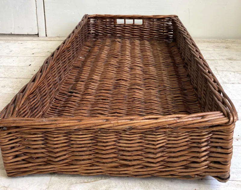 Pamono Large French Wicker Bakery Basket, 1950s> Trunks Crates & Baskets