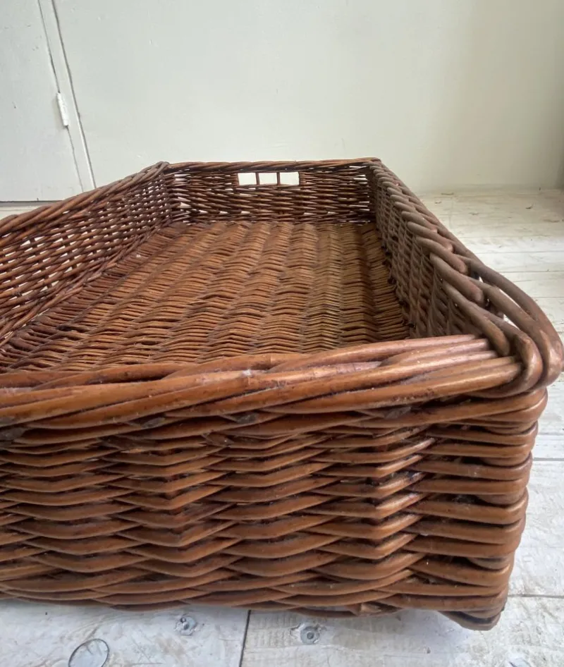 Pamono Large French Wicker Bakery Basket, 1950s> Trunks Crates & Baskets
