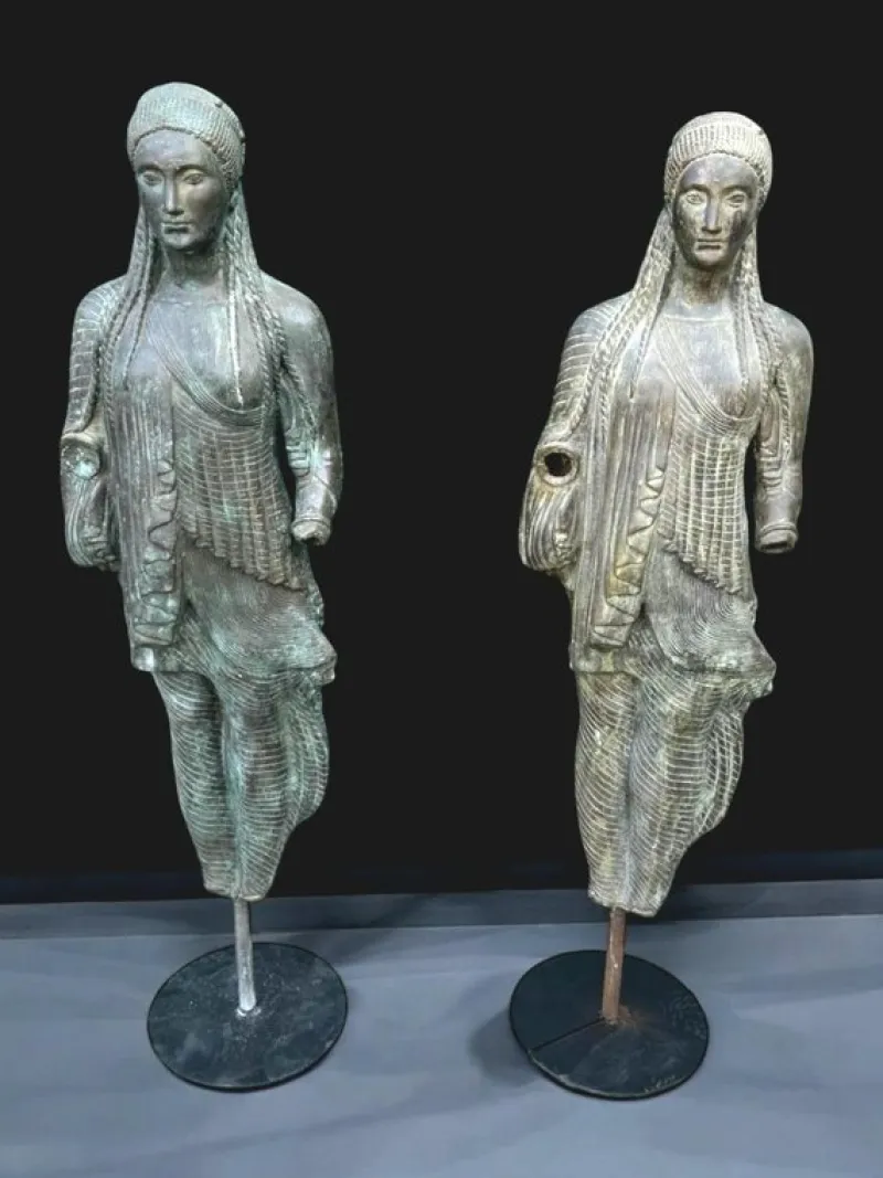 Pamono Large Greek Bronze Sculptures from the Achaean Period, 1940s, Set of 2> Garden Accessories