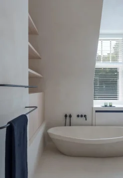 Best Pamono Large High Clay Bathtub by Studio Loho