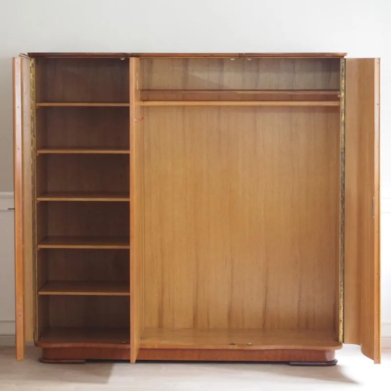 Outlet Pamono Large Mid-Century Curved 3-Door Wardrobe, 1950s