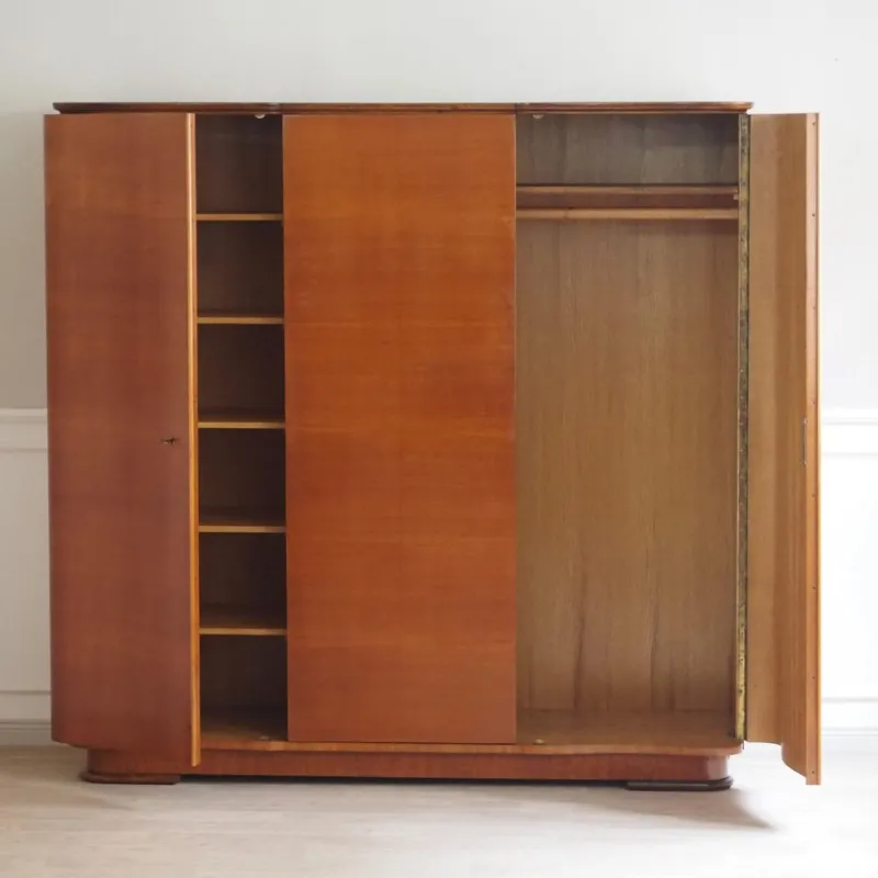 Outlet Pamono Large Mid-Century Curved 3-Door Wardrobe, 1950s