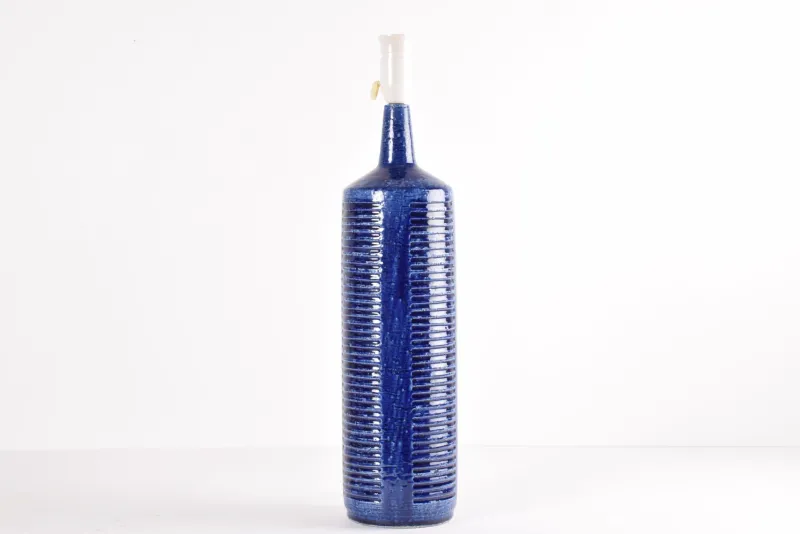 Pamono Large Mid-Century Modern Dark Blue Ceramic Table Lamp from Palshus, Denmark, 1960s> Table Lamps