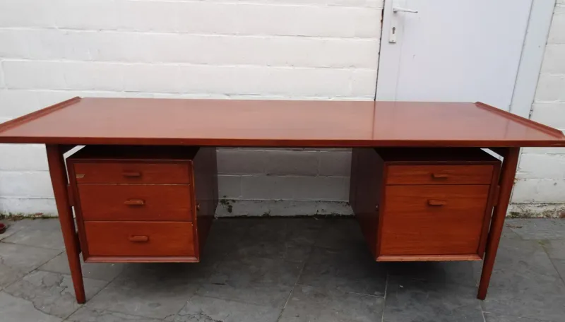 Sale Pamono Large Model 207 Desk in Teak by Arne Vodder for Sibast, 1950s