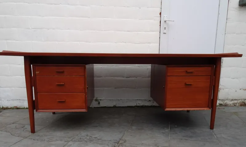 Sale Pamono Large Model 207 Desk in Teak by Arne Vodder for Sibast, 1950s