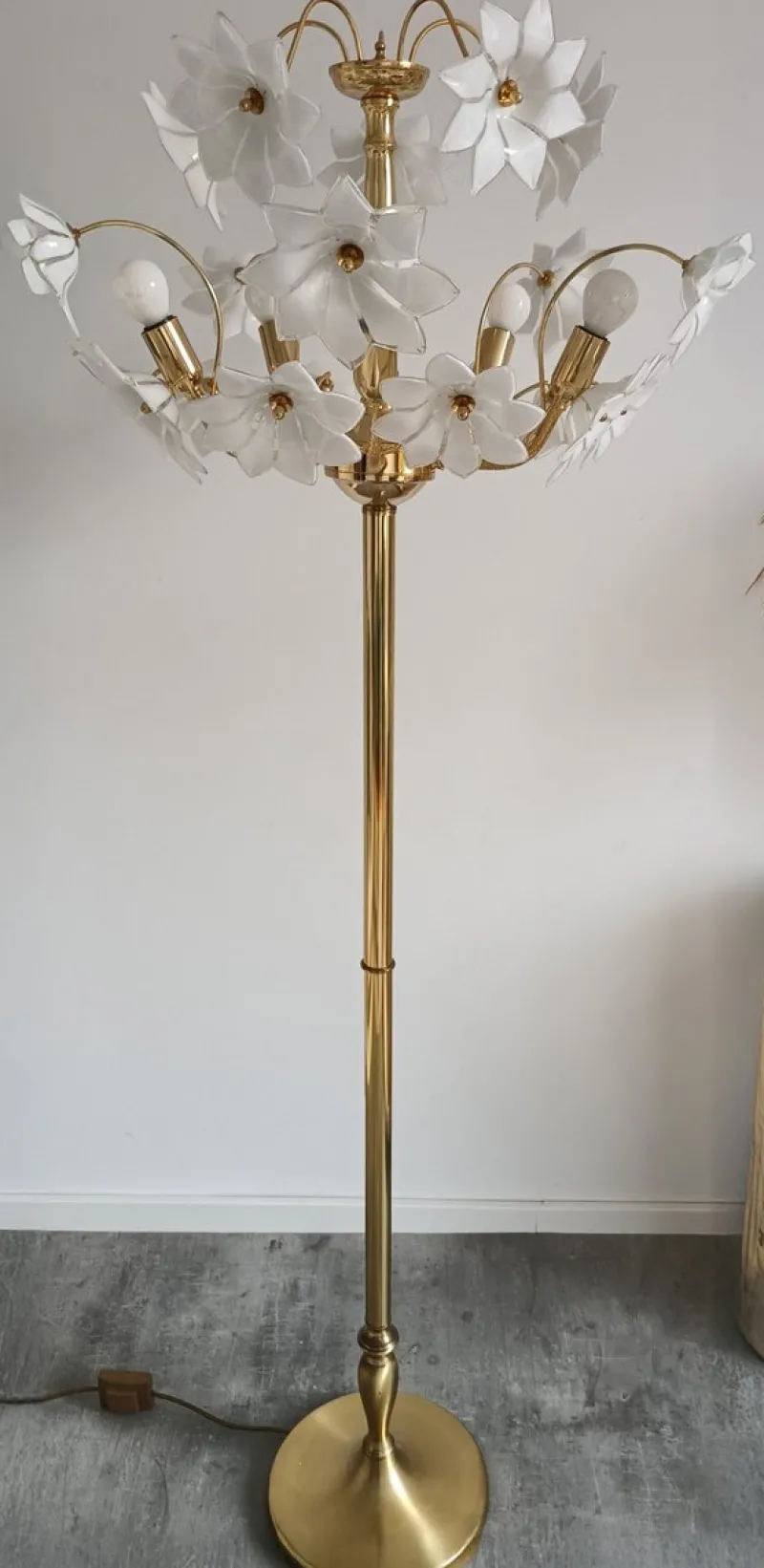 Hot Pamono Large Murano Flower Floor Lamp, Italy, 1970s