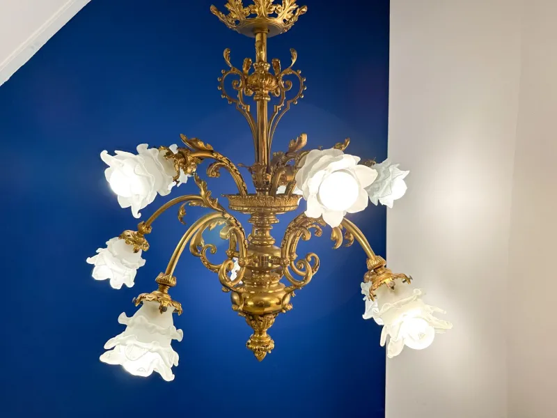 Pamono Large Ornate Bronze Chandelier with Floral Frosted Glass Shades, 1890s> Ceiling Lights