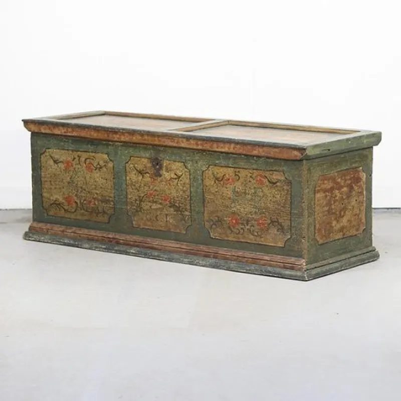 Pamono Large Painted Folk Art Chest, 1753> Trunks Crates & Baskets