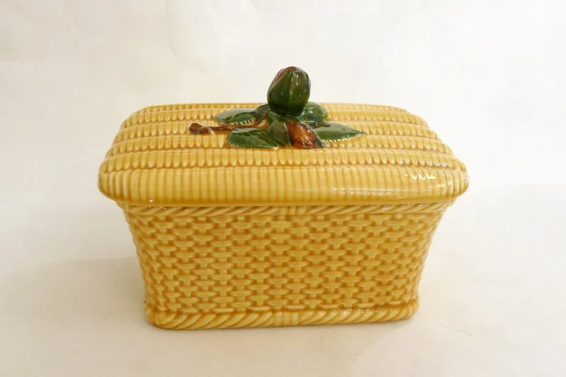 Pamono Large Panier & Noisettes Candy Box in Slip Earthenware by Gien, 1960s> Trunks Crates & Baskets